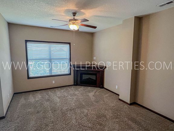 2nd image of 1211 NE Windsor Dr Unit 204