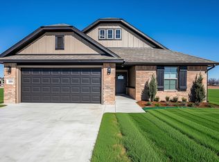 1924 Long Cove Ave, Yukon, OK 73099