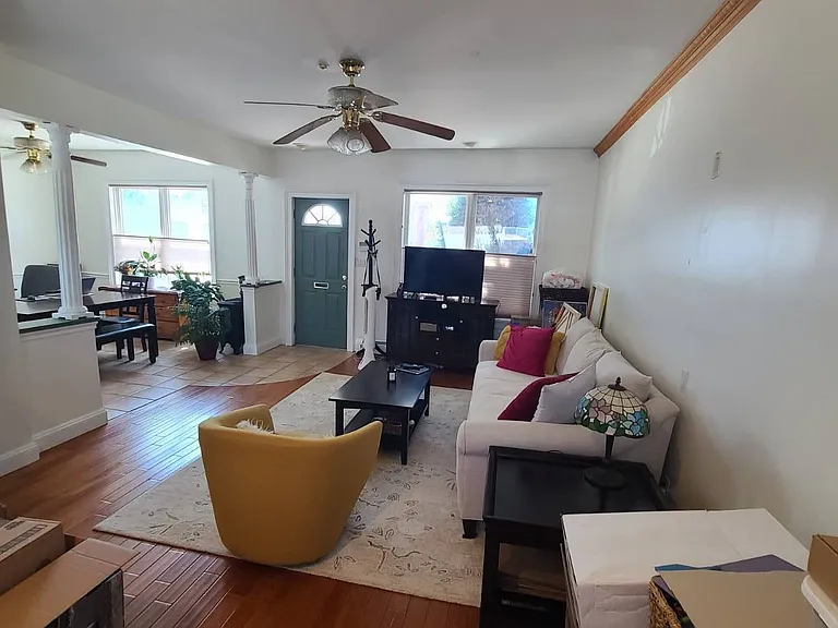 3591 Merrick Rd — Photo 2
