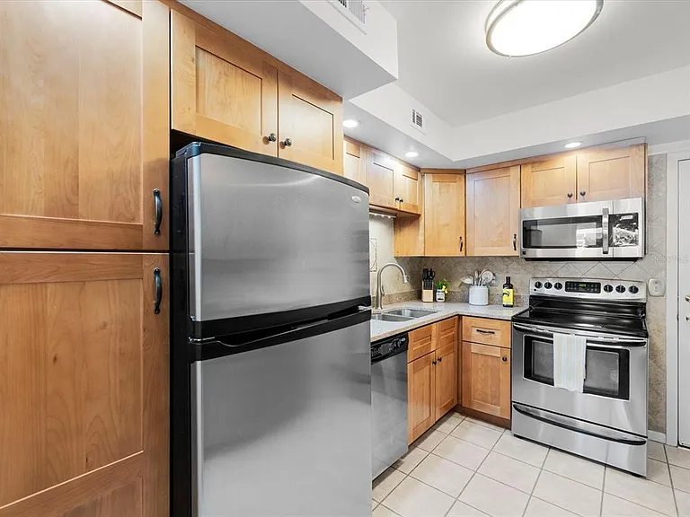 17400 Gulf Blvd #J7 — Photo 7