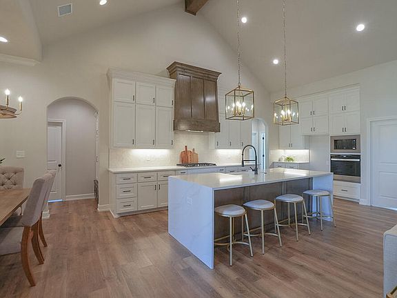 5th image of 7820 56th St