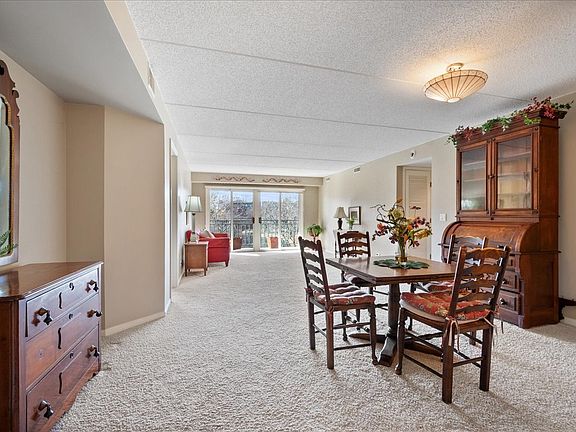 3rd image of 3850 W Bryn Mawr Ave APT 310