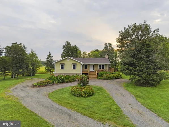 10433 Skyline Ave, Midland, VA 22728