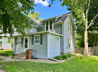 818 Summer St, Grinnell, IA 50112