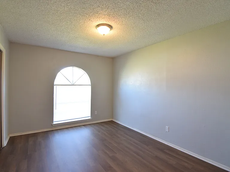 1701 Hill St — Photo 13