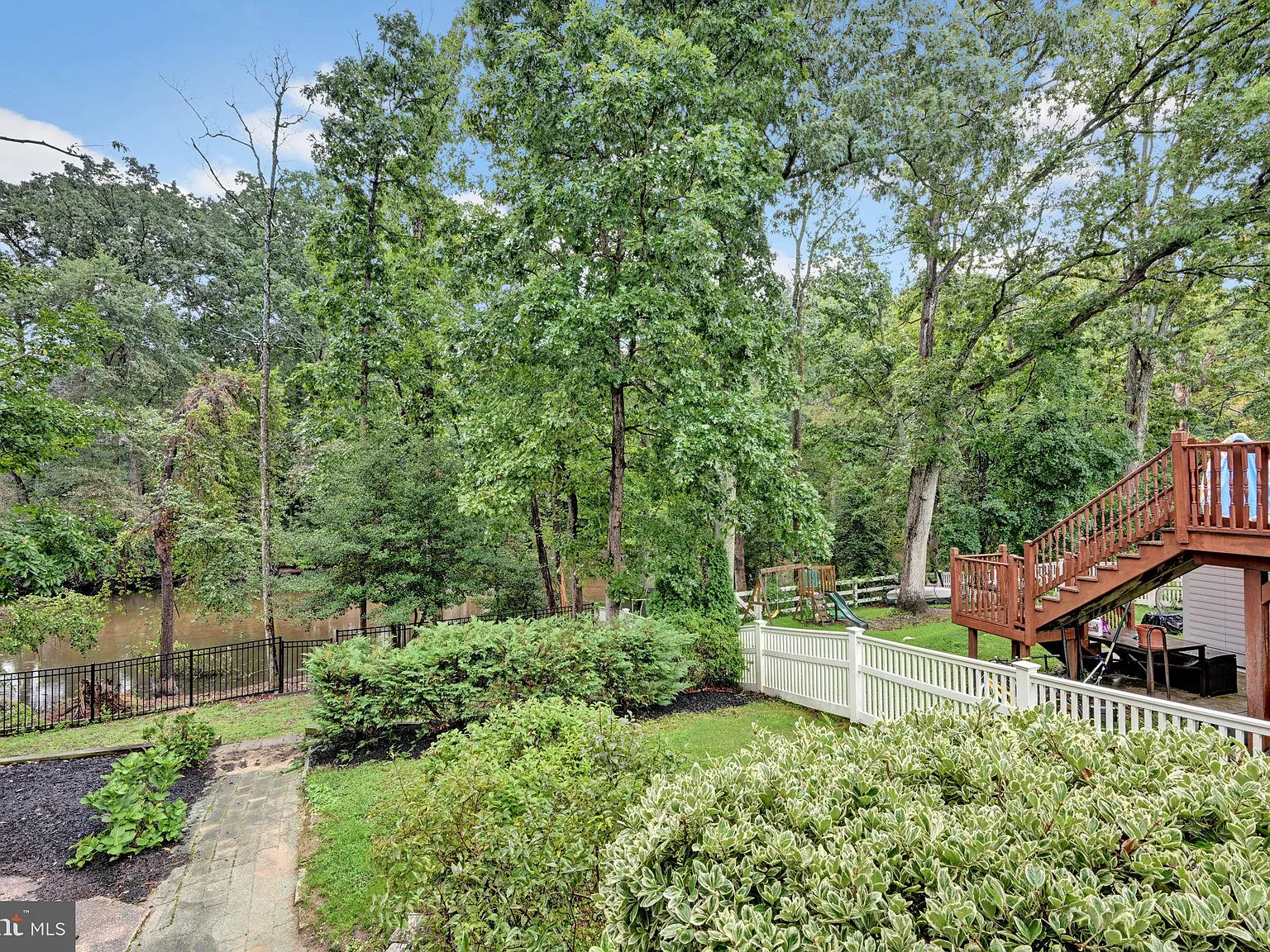 4 bed, 3.5 bath, 2084 sqft, $3,300 — Photo 1