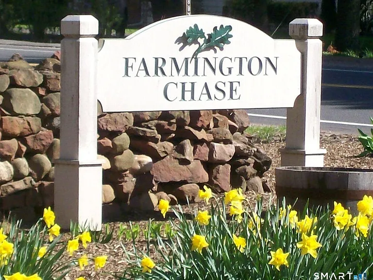 95 Farmington Chase Cres #95 — Photo 26