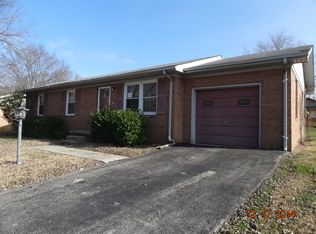3424 Greenwood Dr, Hopkinsville, KY 42240