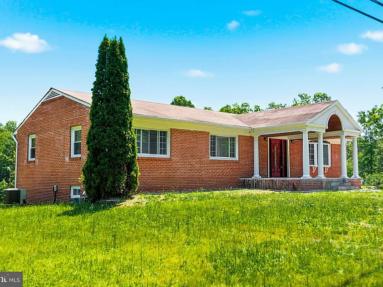11325 Bacon Race Rd — Photo 3