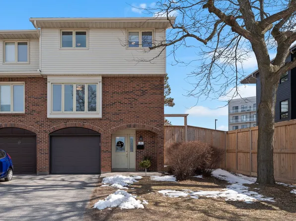 115 Wright Cres #1, Kingston, ON K7L 4T8