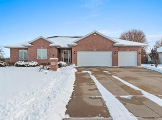 2087 Swanstone Cir, De Pere, WI 54115