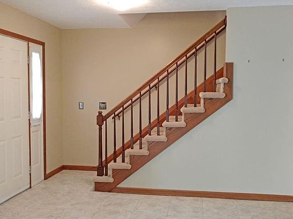 2nd image of 806 Ashberry Dr
