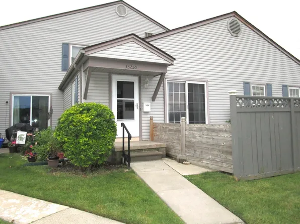 33250 Harper Ave #4, Saint Clair Shores, MI 48082