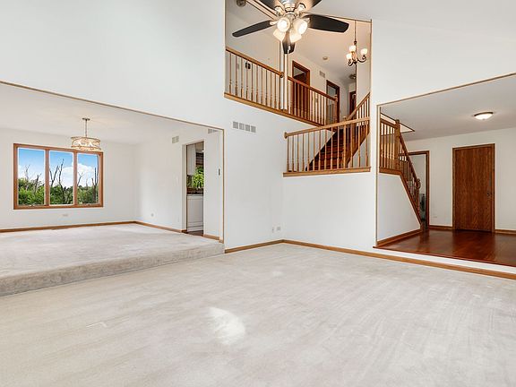5th image of 15028 Creek View Dr