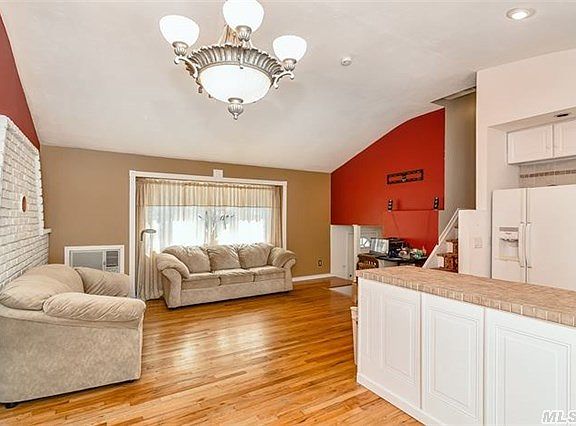 2nd image of 3114 Newport Ave
