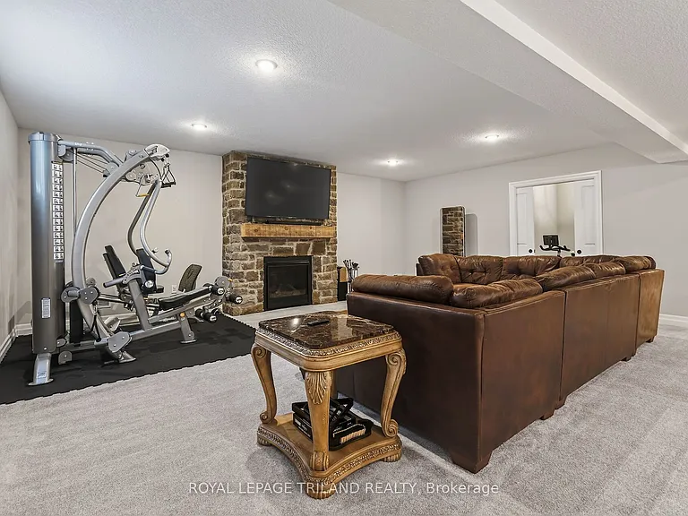 9861 Glendon Dr #218 — Photo 31