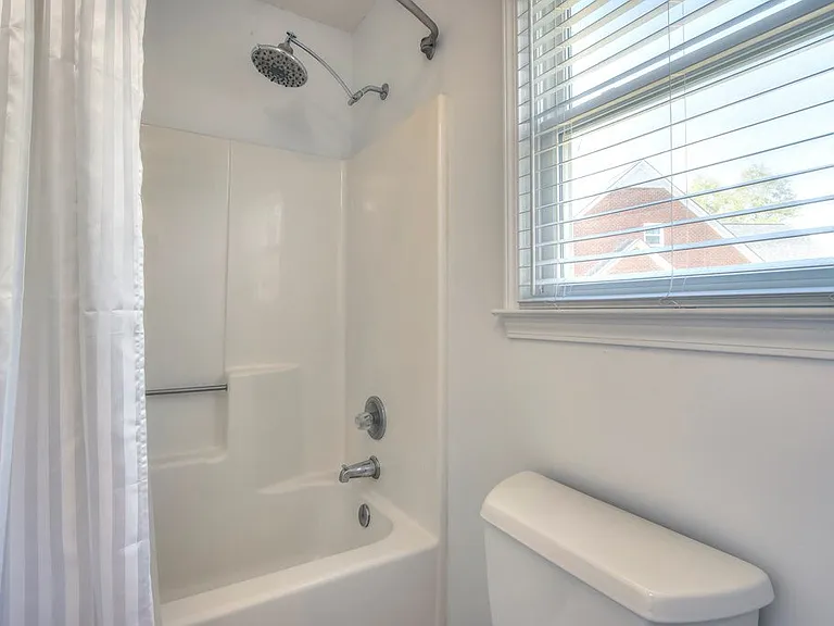 6435 Montpelier Ln — Photo 32