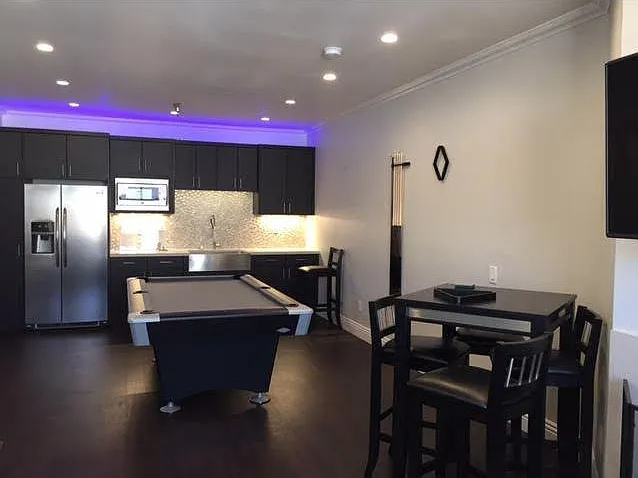 Uptown Villa — Photo 12