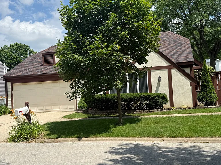 2851 Garden Dr — Photo 3
