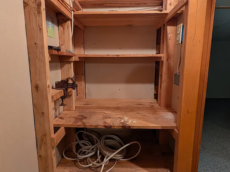 510 Emann Dr — Photo 21