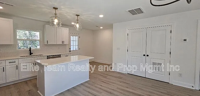 382 W Moore Ave #A — Photo 4