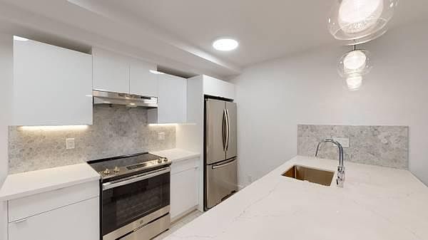 1st image of 2355 Scott St #16