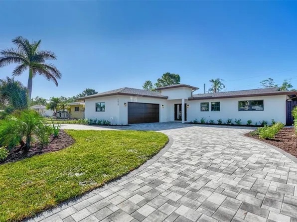 2410 Siesta Dr, Sarasota, FL 34239