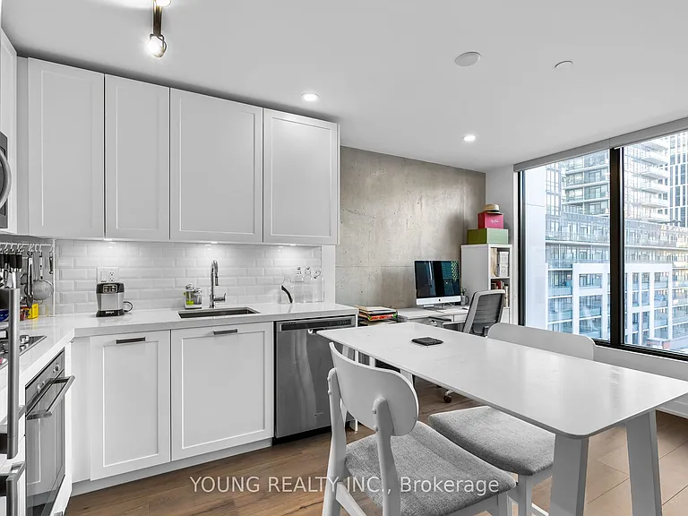 55 Ontario St #715 — Photo 4