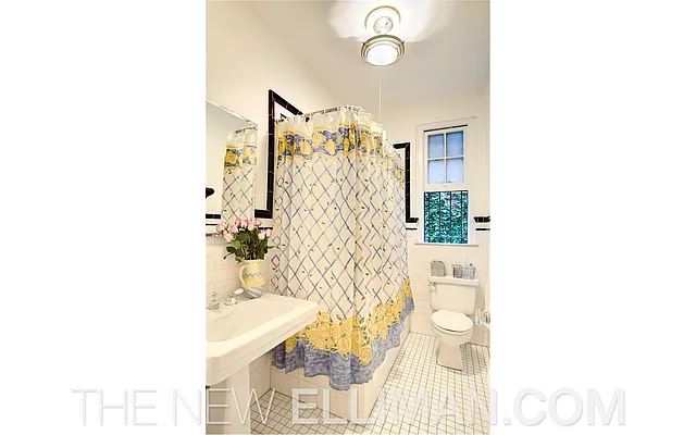 Sold by Douglas Elliman | media 21