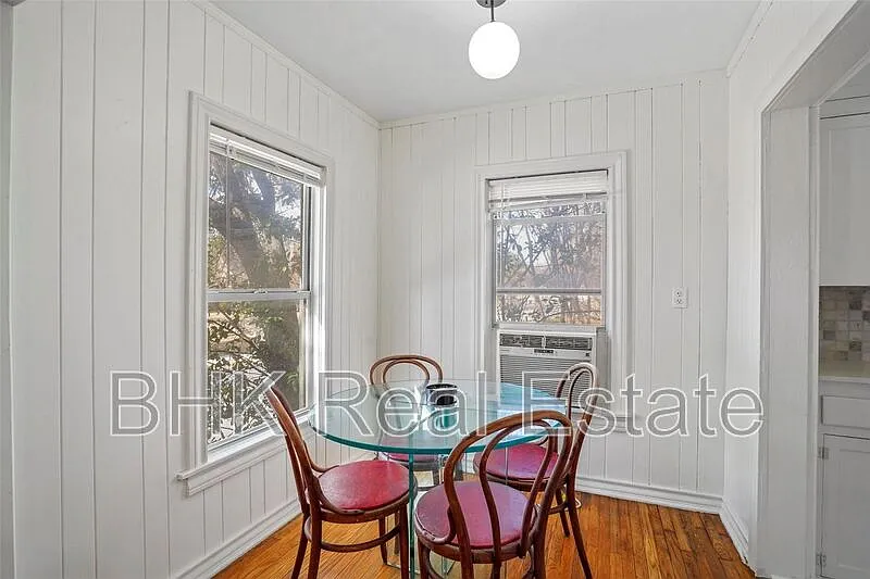 1 bed, 1.0 bath, 596 sqft, $1,390 — Photo 3