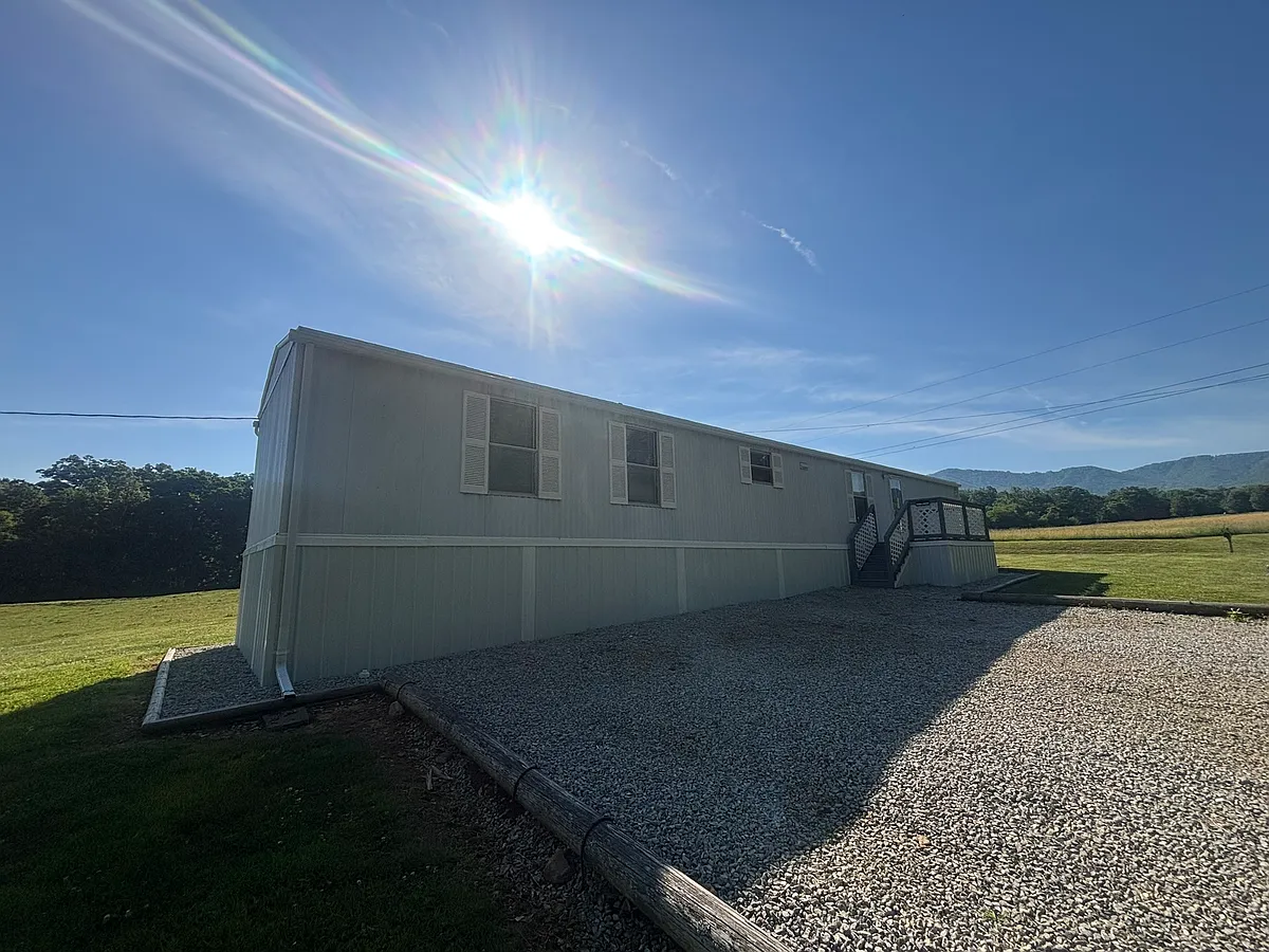 Building Photo - 824 Browns Ridge Rd