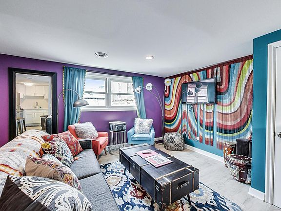 3rd image of 2548 N Southport Ave #2