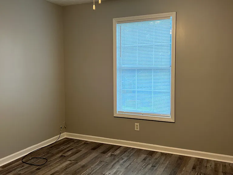 695 Paris Dr — Photo 26