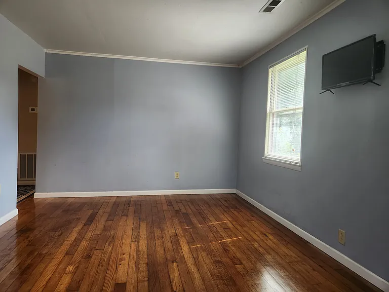 5112 Schubert Rd — Photo 4