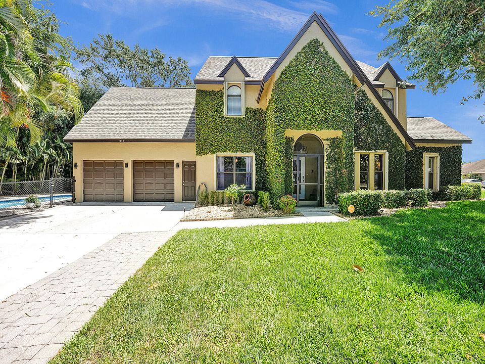 1st image of 4743 Dolphin Drive