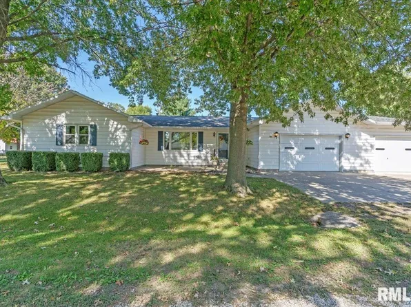 211 W Oak St, Palmyra, IL 62674