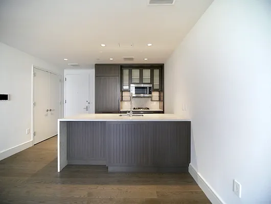 Rented by Extell Marketing Group LLC | media 9