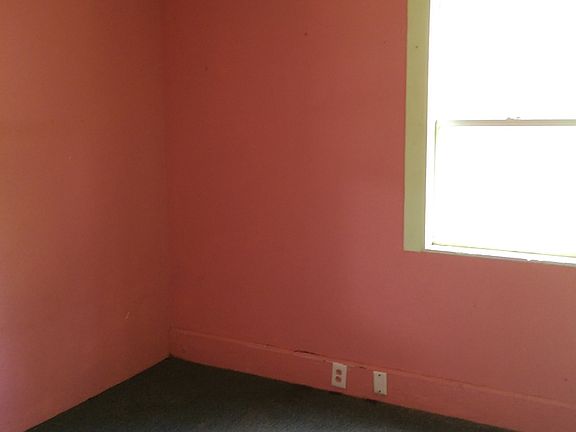 3rd image of 3419 16th Ave S