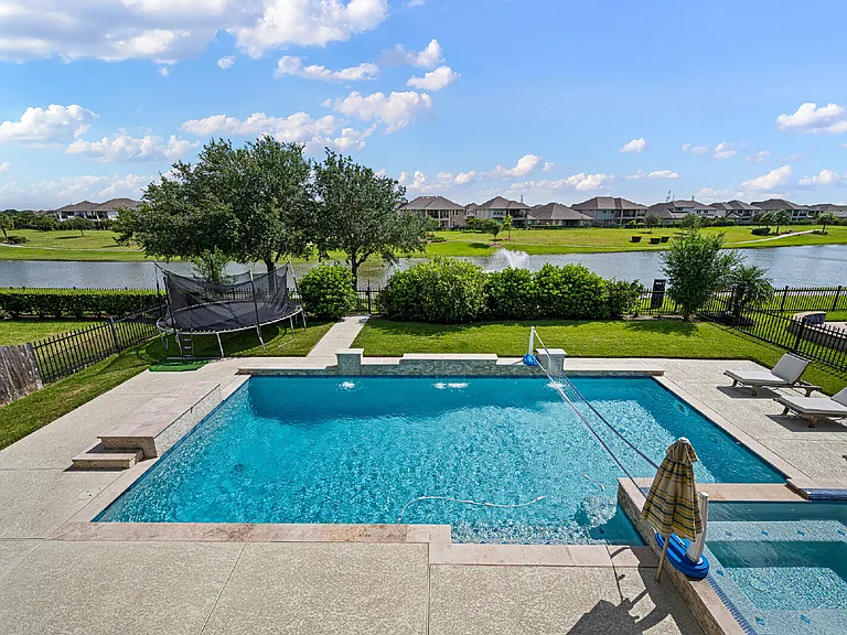 4627 Miramar Dr — Photo 22