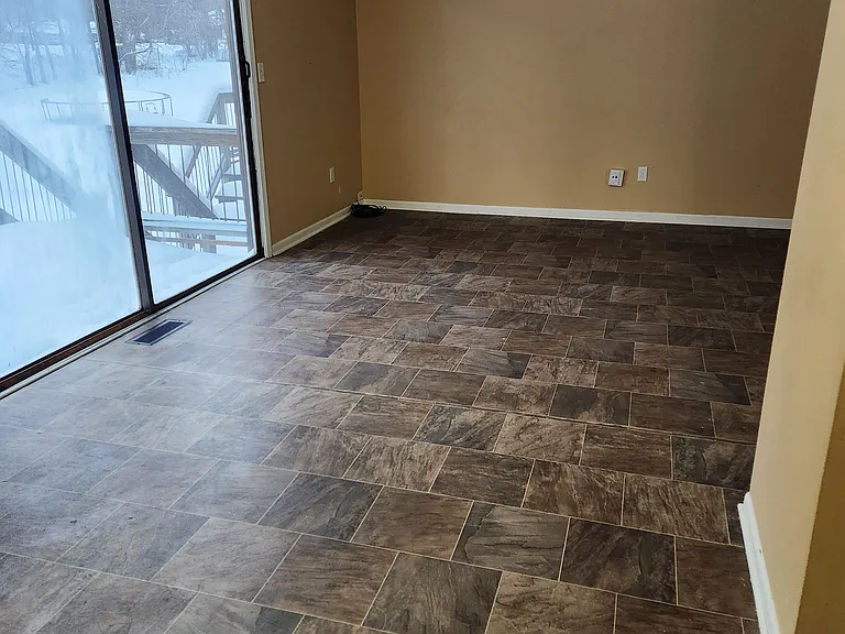 3945 Camelot Dr SE #3945 — Photo 5