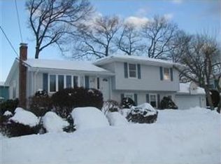 29 Mark St, Chicopee, MA 01020