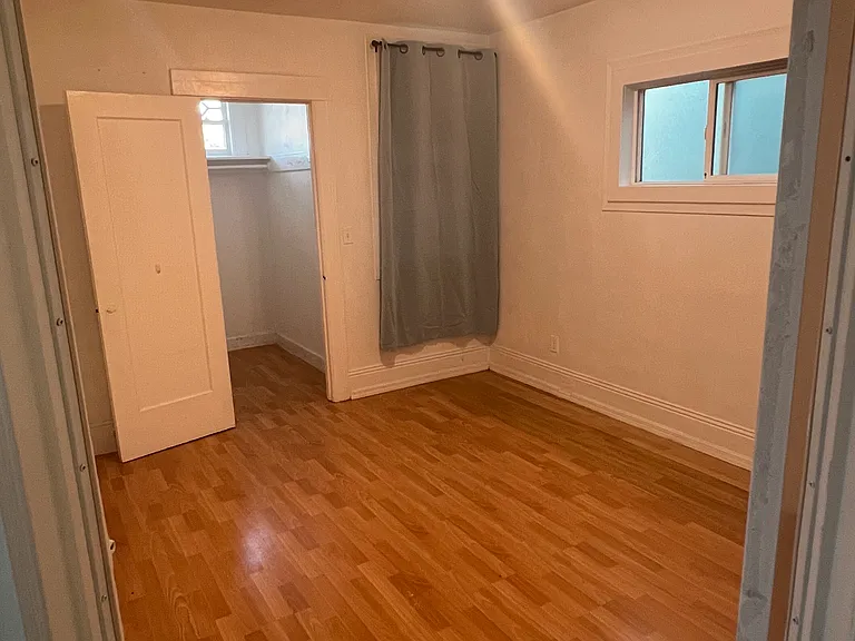 15 Italy Ave — Photo 4