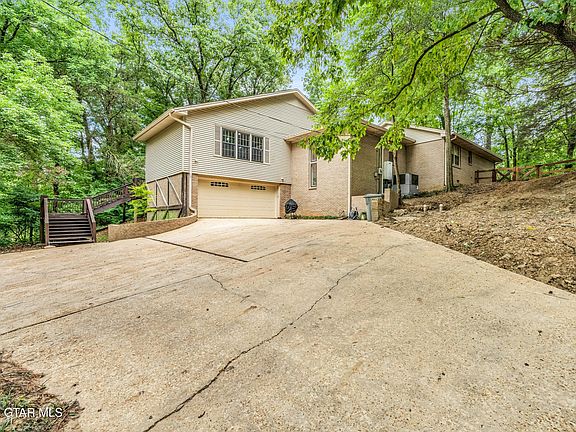2nd image of 48 Whippoorwill Ln