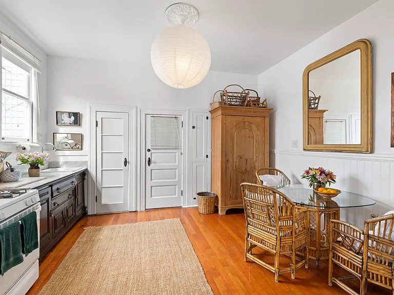 121 Varennes St #1F — Photo 9