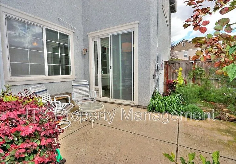 10921 Oakham Dr — Photo 35