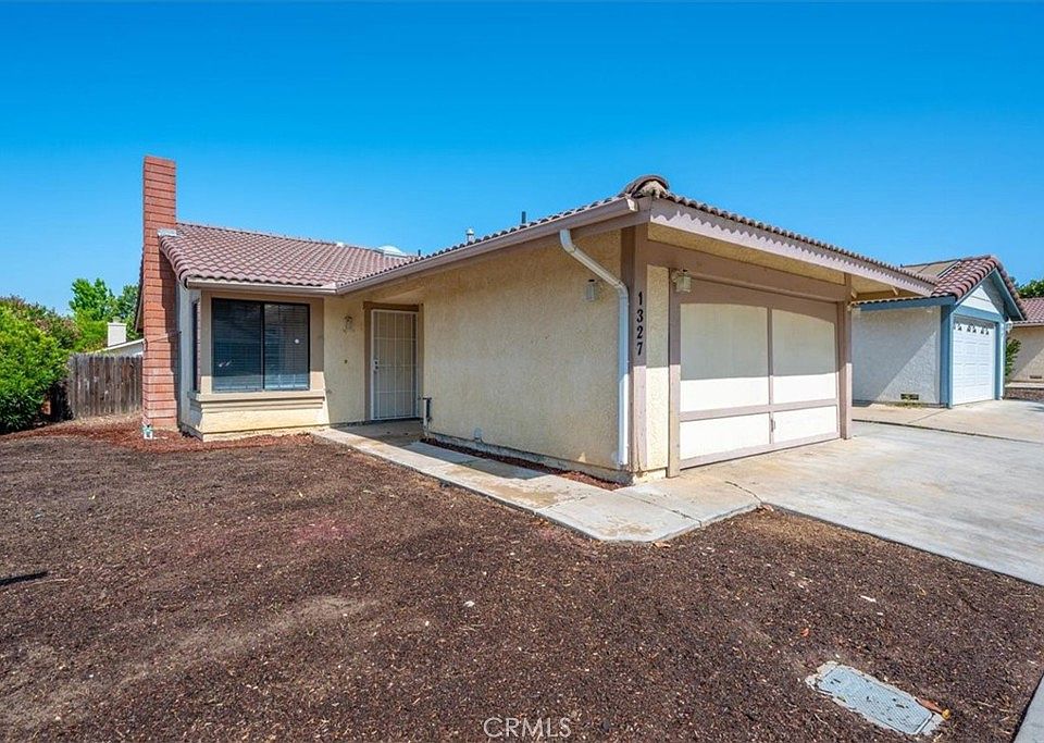 1st image of 1327 White Clover Ln