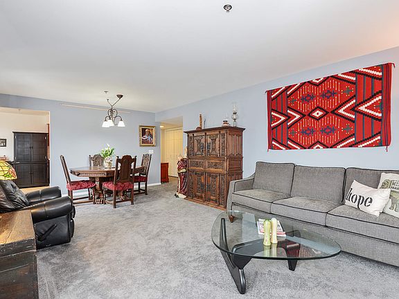 Living Room / Dining Room