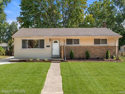 28580 Red Leaf Ln, Southfield, MI, 48076