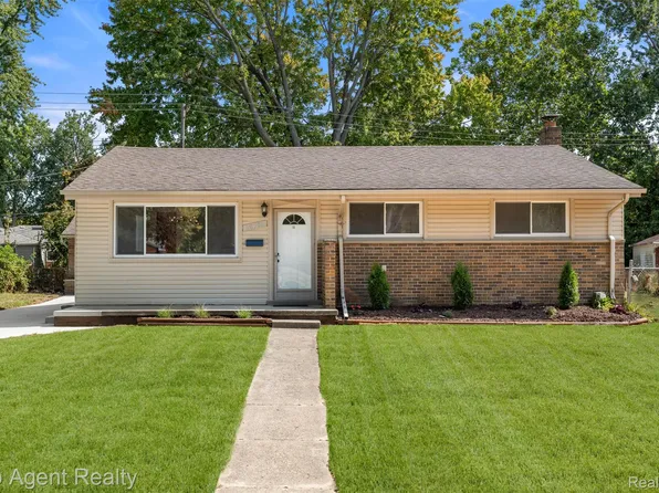 28580 Red Leaf Ln, Southfield, MI 48076