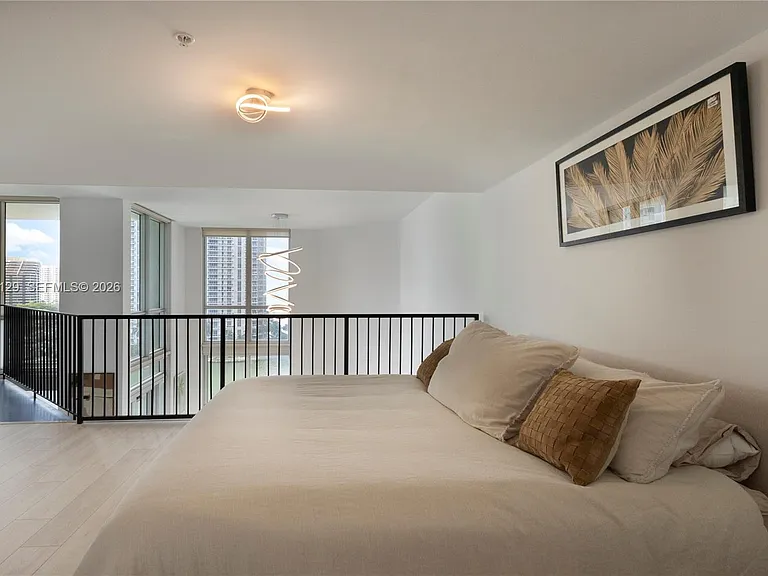 300 S Biscayne Blvd #L-1014 — Photo 14